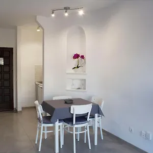 Cozy Next To The Sea Apartment